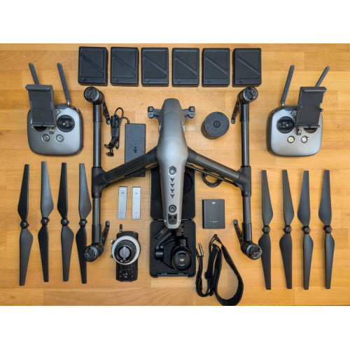 Квадрокоптер DJI Drone Inspire 2 CinemaDNG ProRes Zenmuse X5S Gimbal & MFT 15mm/1.7 ASPH Lens Professional Combo (CP.IN.00000016.01) (CP.BX.000167) | від бренду DJI