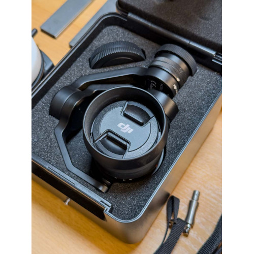 Квадрокоптер DJI Drone Inspire 2 CinemaDNG ProRes Zenmuse X5S Gimbal & MFT 15mm/1.7 ASPH Lens Professional Combo (CP.IN.00000016.01) (CP.BX.000167) | від бренду DJI