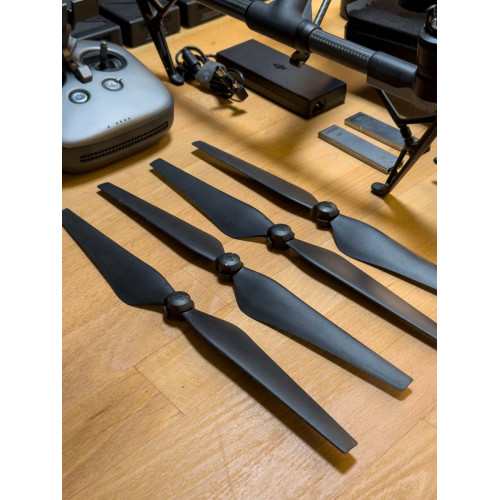 Квадрокоптер DJI Drone Inspire 2 CinemaDNG ProRes Zenmuse X5S Gimbal & MFT 15mm/1.7 ASPH Lens Professional Combo (CP.IN.00000016.01) (CP.BX.000167) | від бренду DJI