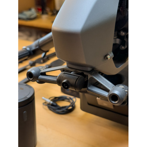 Квадрокоптер DJI Drone Inspire 2 CinemaDNG ProRes Zenmuse X5S Gimbal & MFT 15mm/1.7 ASPH Lens Professional Combo (CP.IN.00000016.01) (CP.BX.000167) | від бренду DJI