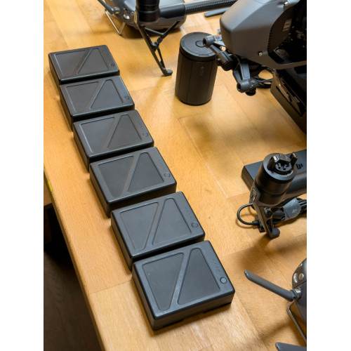 Квадрокоптер DJI Drone Inspire 2 CinemaDNG ProRes Zenmuse X5S Gimbal & MFT 15mm/1.7 ASPH Lens Professional Combo (CP.IN.00000016.01) (CP.BX.000167) | від бренду DJI