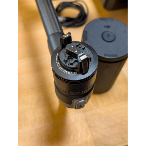 Квадрокоптер DJI Drone Inspire 2 CinemaDNG ProRes Zenmuse X5S Gimbal & MFT 15mm/1.7 ASPH Lens Professional Combo (CP.IN.00000016.01) (CP.BX.000167) | від бренду DJI