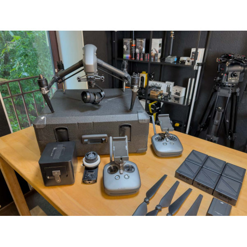 Квадрокоптер DJI Drone Inspire 2 CinemaDNG ProRes Zenmuse X5S Gimbal & MFT 15mm/1.7 ASPH Lens Professional Combo (CP.IN.00000016.01) (CP.BX.000167) | від бренду DJI