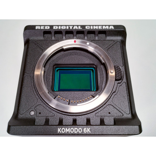 Комплект камера RED DIGITAL CINEMA KOMODO 6K Digital Cinema Camera (Canon RF) (710-0333-KIT-H) | від бренду Red