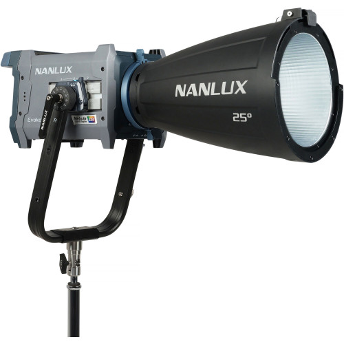 Студійне освітлення NANLUX Evoke 600C RGB LED Spotlight with trolley case (Evoke 600C KIT) | від бренду Nanlux