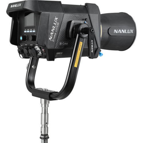 Студійне освітлення Nanlux Evoke 1200B LED Bi-Color Spot Light Kit with Fresnel Lens and Flight Case (Evoke 1200B FL-YK-Kit) | Nanlux