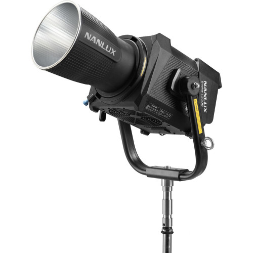 Студійне освітлення Nanlux Evoke 1200B LED Bi-Color Spot Light Kit with Fresnel Lens and Flight Case (Evoke 1200B FL-YK-Kit) | Nanlux