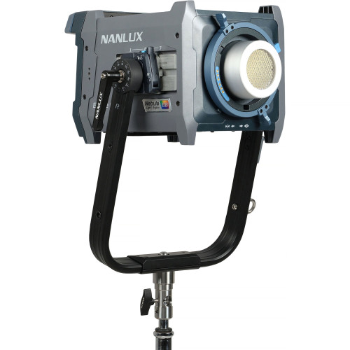 Студійне освітлення NANLUX Evoke 600C RGB LED Spotlight with trolley case (Evoke 600C KIT) | від бренду Nanlux