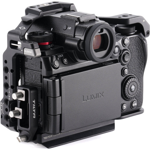 Клітка Tilta Full Camera Cage for Select Panasonic Lumix Cameras (Black) (TA-T80-FCC-B) | Tilta